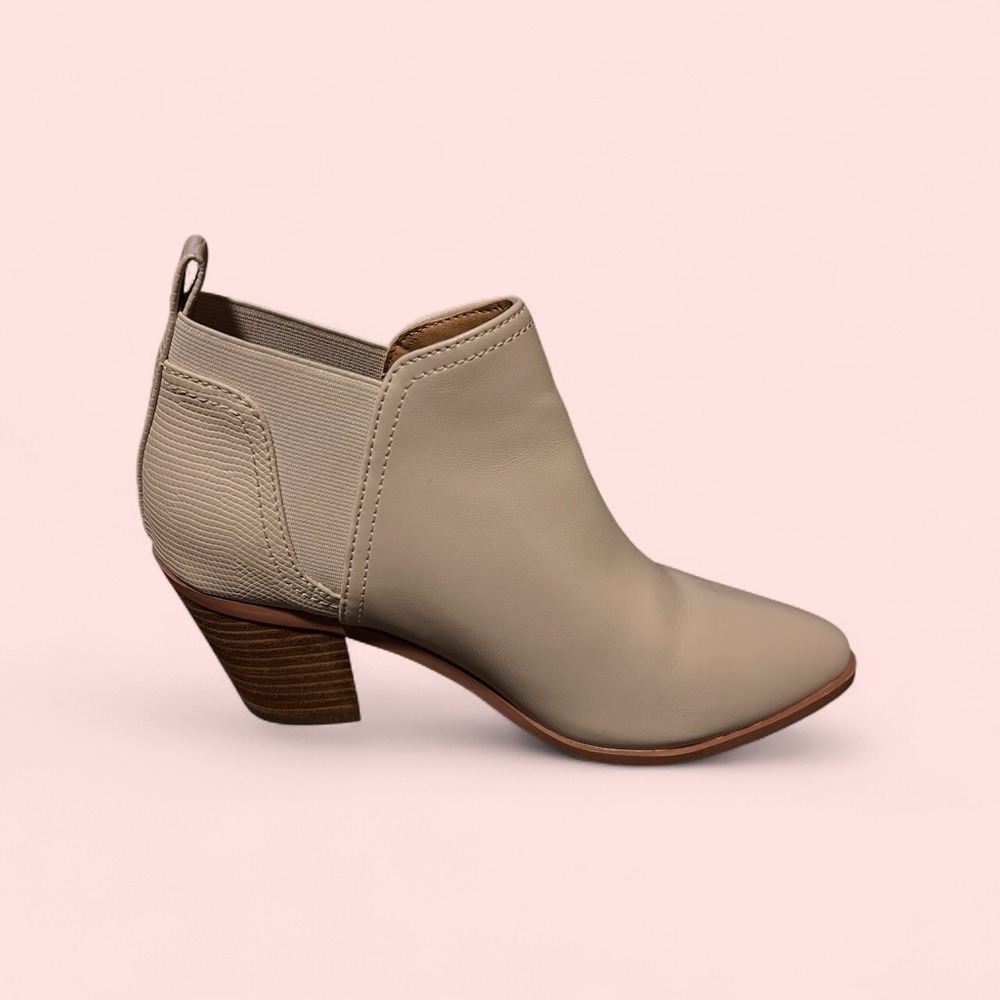 Dolce Vita Taupe Ankle Booties Sz6